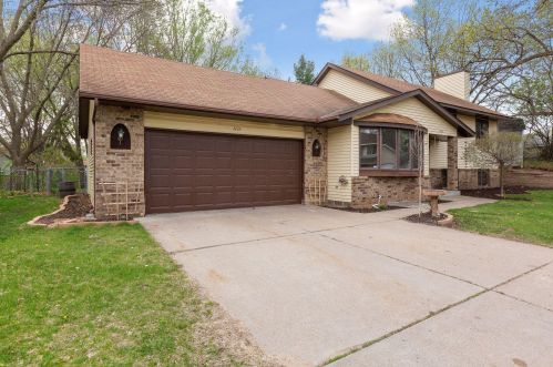 1131 Goodview Ave, Saint Paul MN  55128-6129 exterior