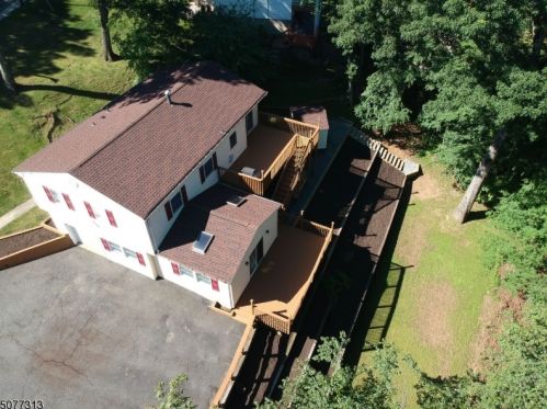 20 Kadel Dr, Mount Arlington, NJ 07856-1221