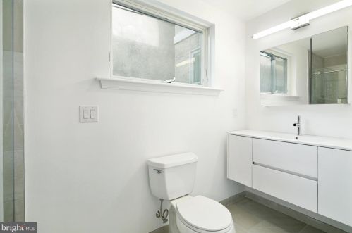 1828 12 St, Philadelphia PA 19147-4532 exterior