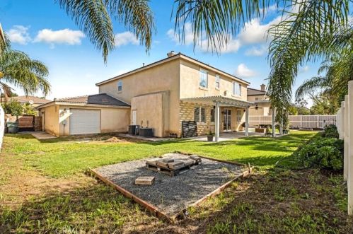 19445 Mi Casa Ct, Riverside CA  92508-6827 exterior