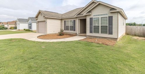 402 Tug Ct, Warner Robins GA  31088-2134 exterior