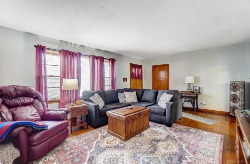 221 Parkwood Ave, Springfield OH  45506-2702 exterior