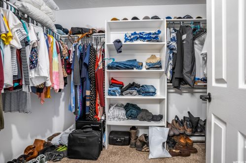 7384 Brittany Town Dr, Taylorsville UT 84084-4609 exterior