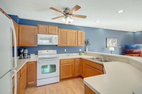 4941 Grenwich Ave, Saint Paul MN  55128-2058 exterior