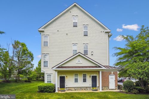 6857 Hampton Bay Ln, Gainesville, VA 20155-6228