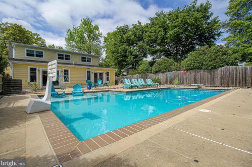 213 Avondale Cir, Severna Park MD  21146-4403 exterior