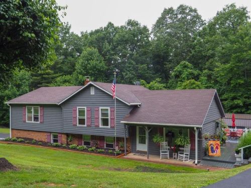 368 Archa St, Hillsville, VA 24343-1605