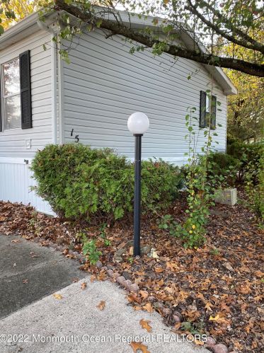 15 Oak Tree Ln, Cedar Bonnet Island, NJ 08050-3026