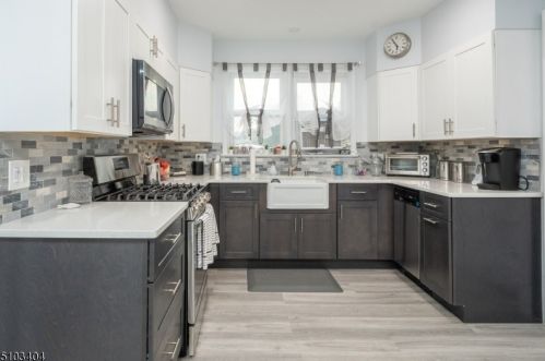 122 Race St, Nutley, NJ 07110-2652