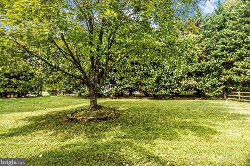9432 Ridgeview Dr, Columbia, MD 21046-1957