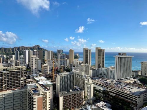 445 Seaside Ave, Honolulu HI  96815-2640 exterior