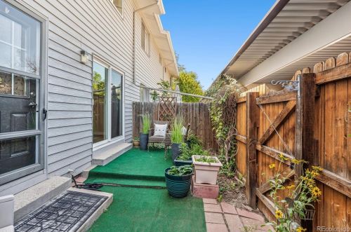 1964 Oswego Way, Aurora CO 80014-1188 exterior