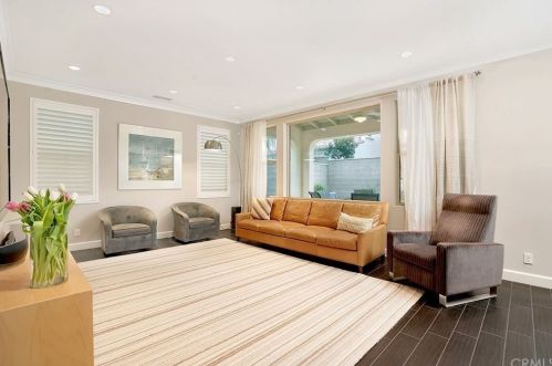 81 Coleridge, Irvine CA  92620-2142 exterior