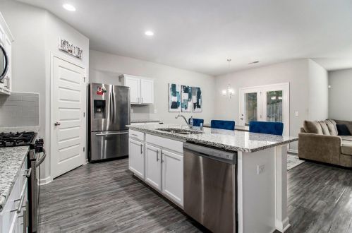 3753 Hempstead Way, Atlanta GA  30331-5268 exterior
