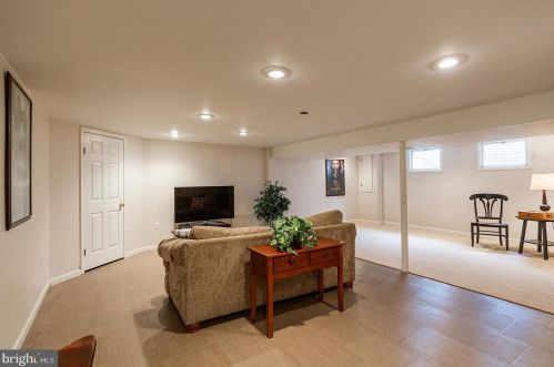 2006 Rachael Dr, Lancaster PA  17601-3655 exterior