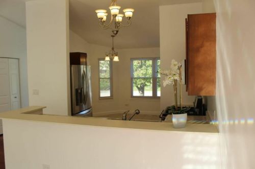 1037 Revere Ln, Island Lake, IL 60042-9586
