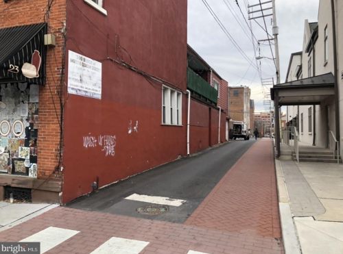 23 Walnut St, Lancaster PA  17602-5051 exterior