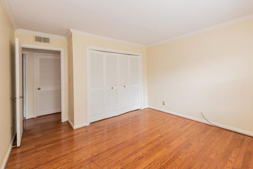 66 Montre Sq, Atlanta GA  30327-4043 exterior