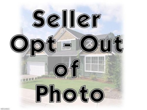 492 Harris Rd, Cleveland, OH 44143-2538