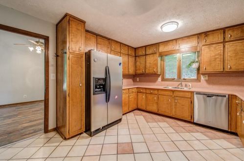 5055 Shore Dr, Conyers GA  30094-4711 exterior