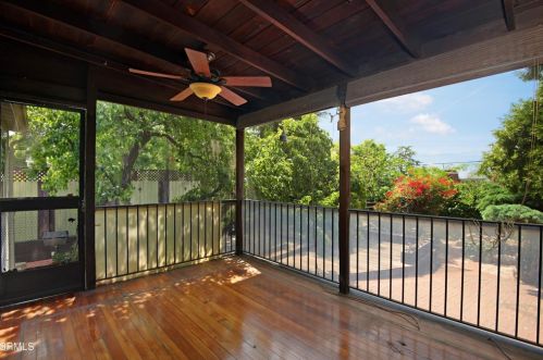 2362 Chapman Rd, Glendale CA  91214-3013 exterior