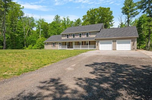 799 Chestnut Hill Rd, Glocester, RI 02814-1836