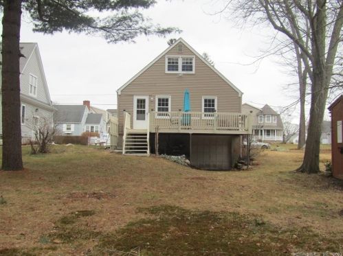 21 Sunset Ave, Niantic CT  06357-3349 exterior