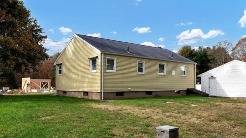 70 Griffin Rd, Wapping CT  06074-1212 exterior