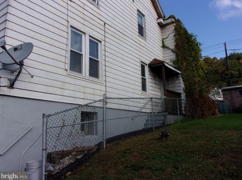 305 Front St, Harrisburg, PA 17101-1216