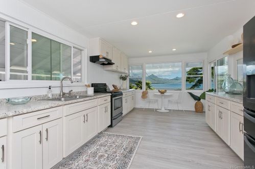 47-124 Kamehameha Hwy, Kaneohe, HI 96744
