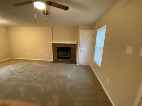 1935 Crooked Ln, Fort Worth TX  76112-4525 exterior