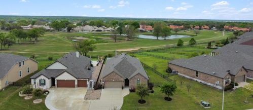 31432 Kingsway Rd, Georgetown, TX 78628-1276