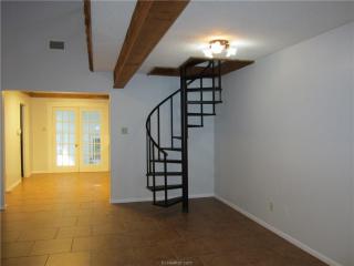 3928 Green Valley Dr, Bryan TX  77802-5101 exterior