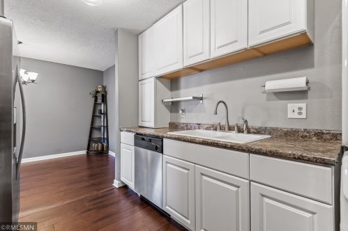 1056 Carmel Ct, Saint Paul MN  55126-5877 exterior