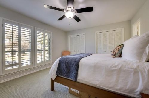 9672 Atherton Dr, Dallas TX  75243-6135 exterior