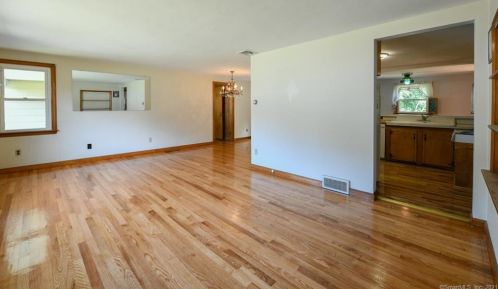 42 Brendan St, Waterbury, CT 06708-1703