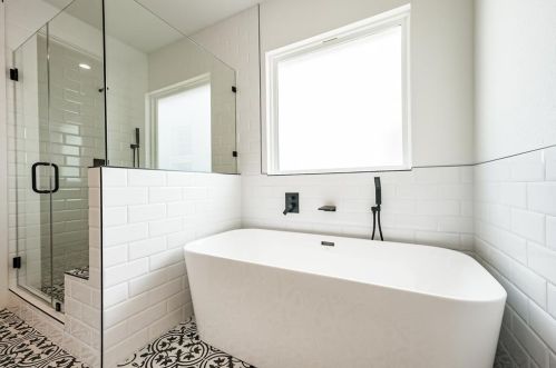 1319 Palomino Trl, Angleton TX 77515-9682 exterior