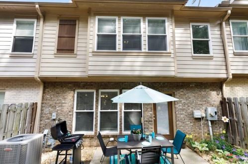 1673 Caswell Pkwy, Marietta GA  30060-9269 exterior