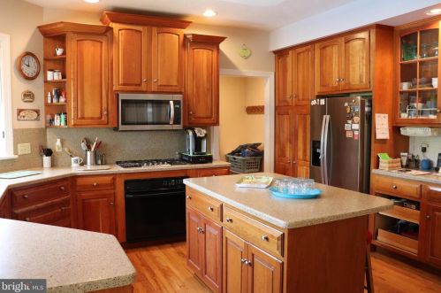 1954 Pickering Trl, Lancaster PA exterior