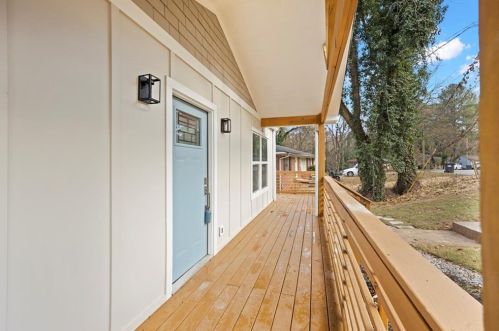 2732 Miles Cir, Atlanta GA  30344-3743 exterior