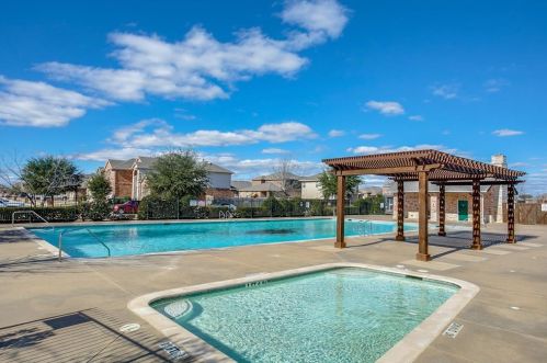 5329 Molasses Dr, Fort Worth TX  76179-8166 exterior