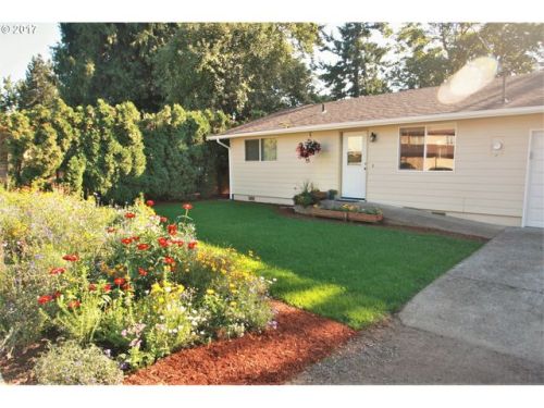 2358 A St, Hubbard, OR 97032-9522