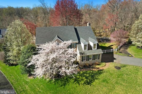 11133 Tommye Ln, Herndon, VA 20194-1441
