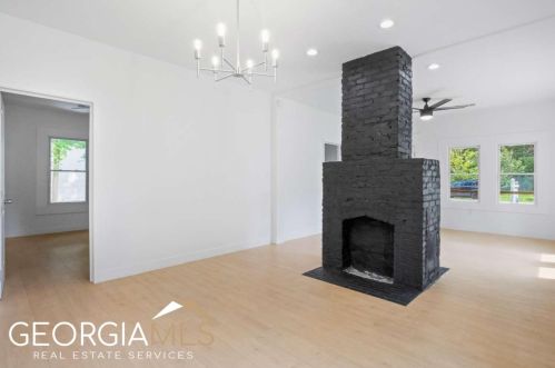 1712 Connally Dr, Atlanta GA  30344-2519 exterior