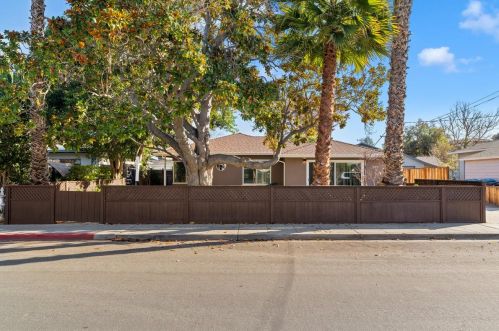 275 Tyrella Ave, Mountain View, CA 94043-3955