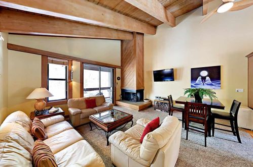 3026 Silver Strike, Truckee CA  96161-4208 exterior
