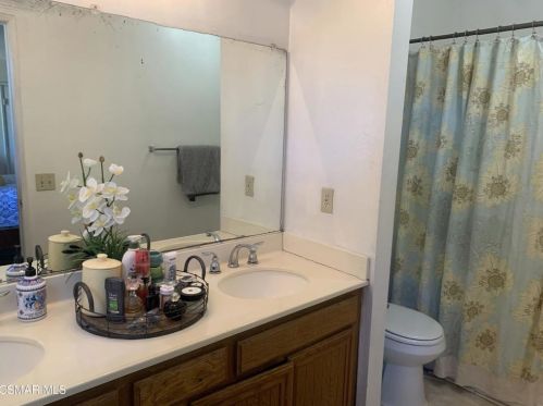 2429 Rdg Vw Ct, Simi Valley CA 93065-1923 exterior