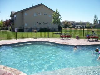 6904 Noah Ct, Caldwell ID  83607-5282 exterior