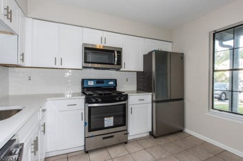 1606 Woodbridge Commons Way, Iselin, NJ 08830-3030