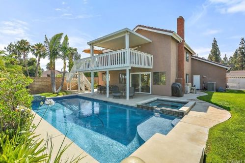 6880 Rycroft Dr, Riverside CA  92506-5317 exterior